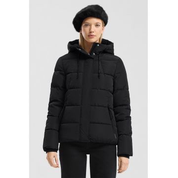 Geaca cu gluga si buzunare