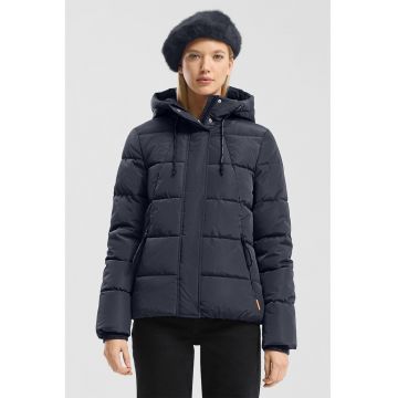 Geaca cu gluga si buzunare