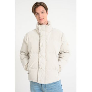 Geaca cu vatelina si guler inalt