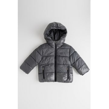 Geaca matlasata cu gluga