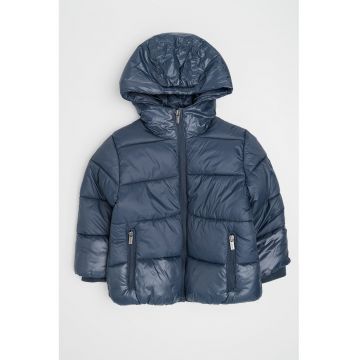 Geaca matlasata cu gluga