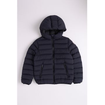 Geaca matlasata cu gluga