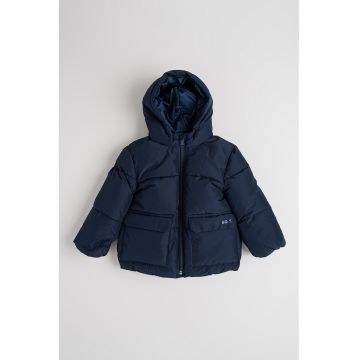 Geaca matlasata cu gluga