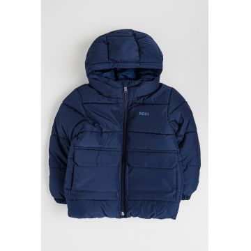 Geaca matlasata cu gluga