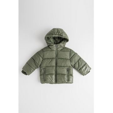 Geaca matlasata cu gluga