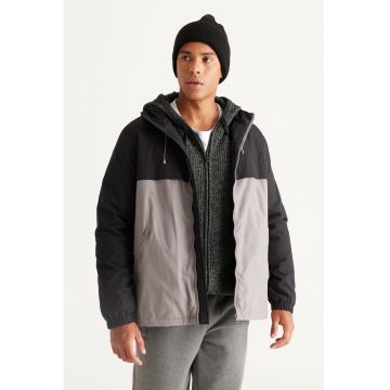 Jacheta cu buzunare cu fermoar si gluga