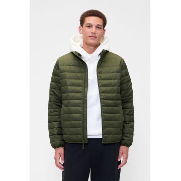 Jacheta pufoasa cu guler si fermoar