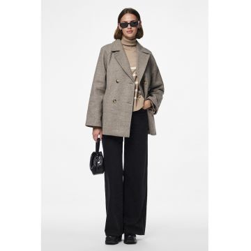 Palton supradimensionat cu nasturi