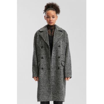 Palton supradimensionat in carouri