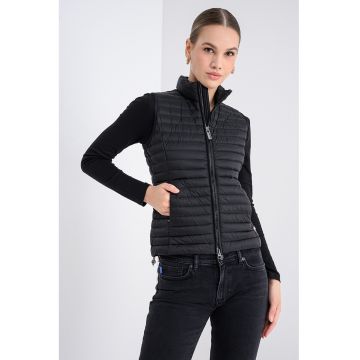 Vesta usoara cu umplutura de puf