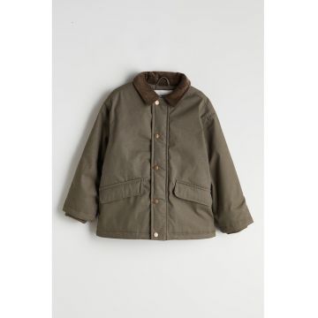 Geaca cu guler de reiat