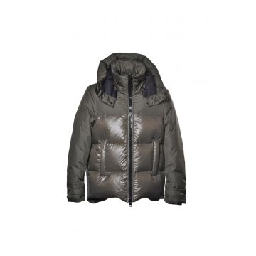 Geaca cu umplutura de puf