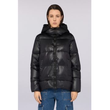 Geaca cu vatelina si gluga