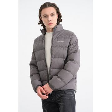 Geaca cu vatelina si guler inalt