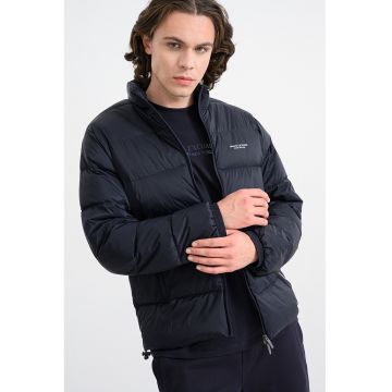 Geaca cu vatelina si guler inalt