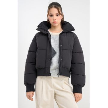 Geaca cu vatelina si guler inalt