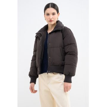 Geaca cu vatelina si guler inalt