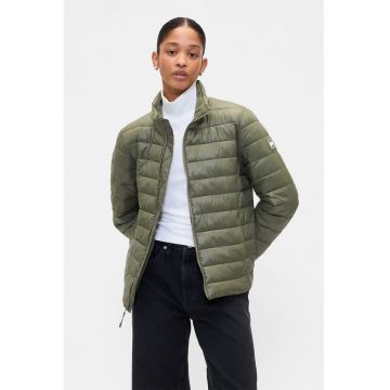 Geaca impermeabila cu vatelina si guler