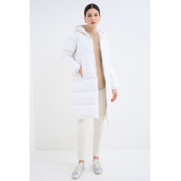 Geaca lunga cu umplutura de puf