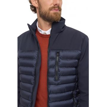 Geaca matlasata cu buzunare