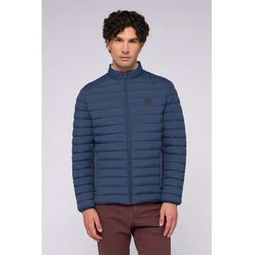 Geaca matlasata cu buzunare cu fermoar