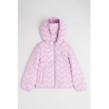 Geaca matlasata cu gluga