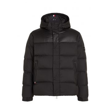 Geaca matlasata cu umplutura de puf - Negru