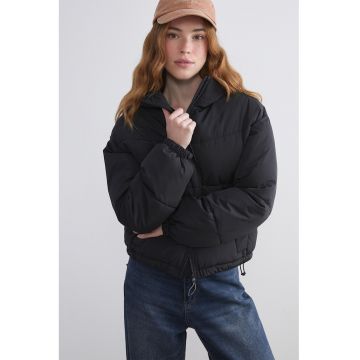 Geaca scurta cu fermoar