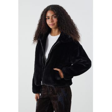 Haina pufoasa cu fermoar