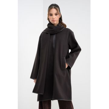 Haina supradimensionata cu fular Fortune