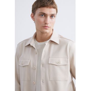 Jacheta-camasa cu buzunare