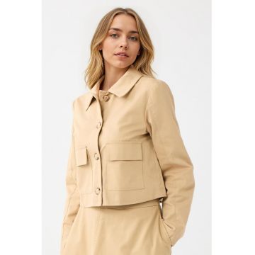 Jacheta crop cu buzunare cu clapa