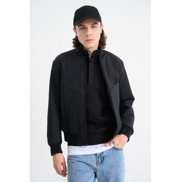 Jacheta cu buzunare laterale