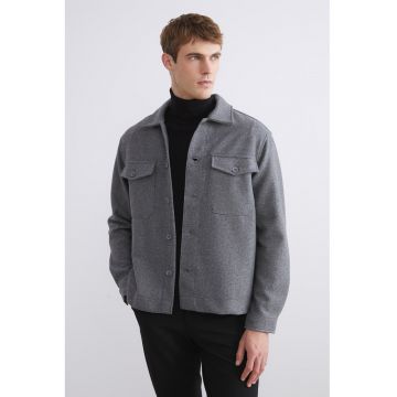 Jacheta cu buzunare pe piept