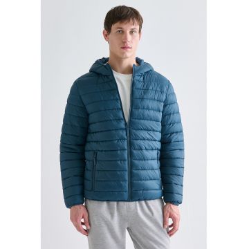 Jacheta cu gluga si vatelina