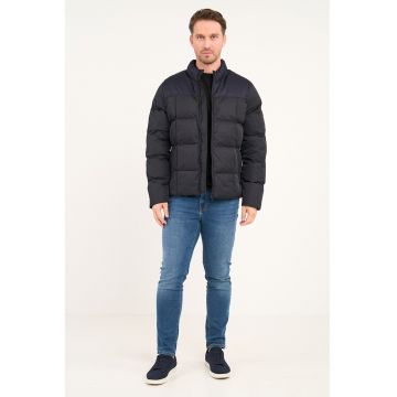 Jacheta cu guler scurt si fermoar