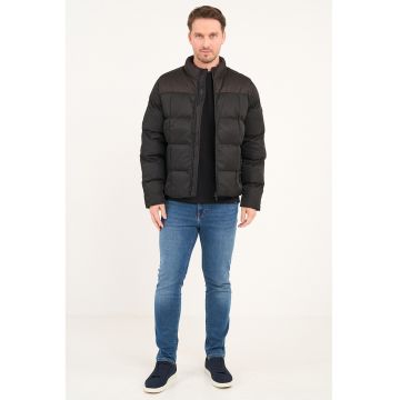 Jacheta cu guler scurt si fermoar