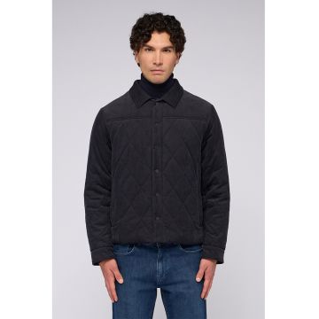 Jacheta matlasata cu guler clasic