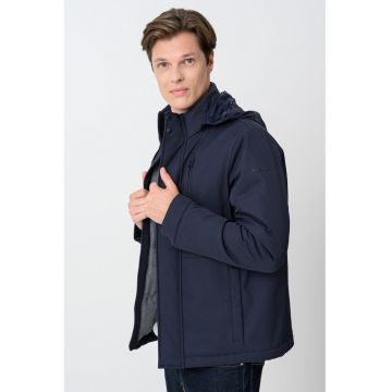 Jacheta rezistenta la vant si apa Vincit