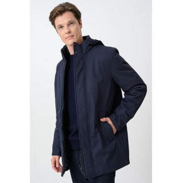 Jacheta rezistenta la vant si apa Vincit