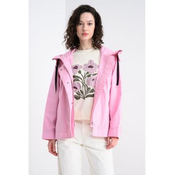 Jacheta usoara supradimensionata cu guler inalt