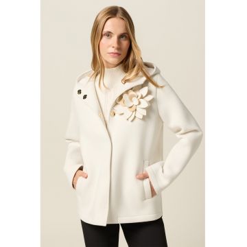 Palton cu aplicatie florara 3D si gluga