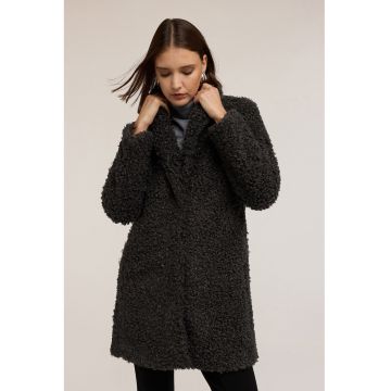 Palton din material teddy cu revere decupate