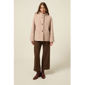 Palton scurt cu gluga si nasturi