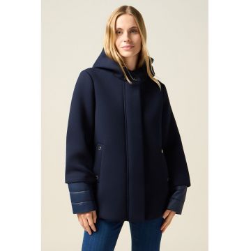 Palton scurt cu insertii matlasate