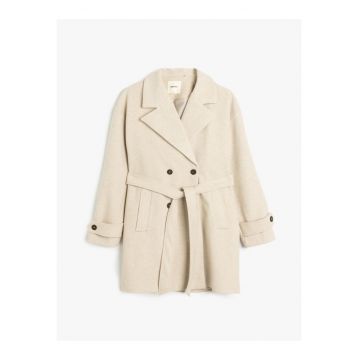 Palton uni cu o curea