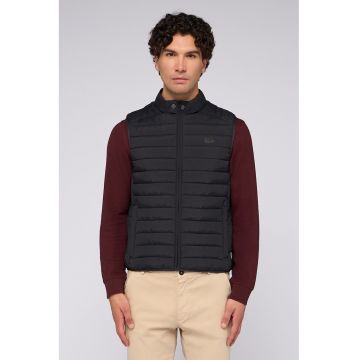 Vesta cu guler cu banda cu capsa