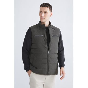 Vesta cu vatelina si buzunare cu fermoar