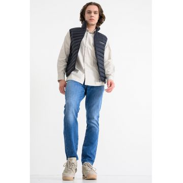 Vesta matlasata cu buzunare cu fermoar