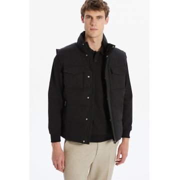 Vesta matlasata cu fermoar si buzunare